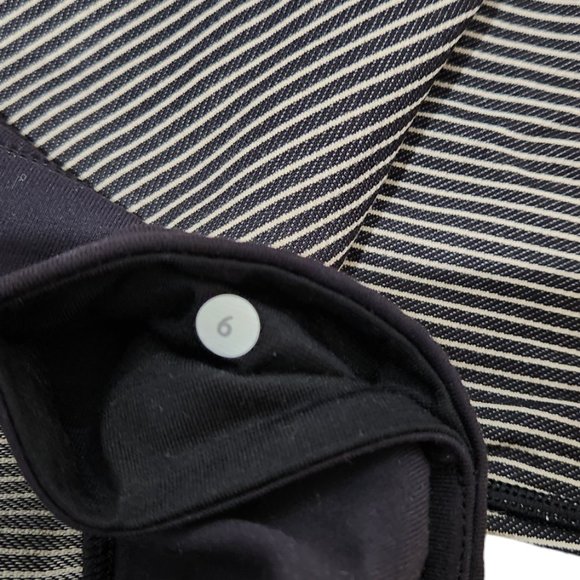 COPY - Lululemon Straight Leg Vertical Striped Black White Stretch Leggings 6 - Picture 5 of 6